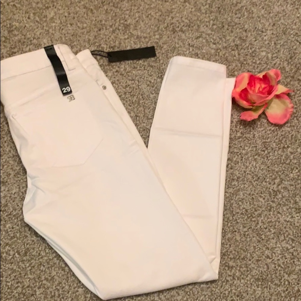 NWT JOE’S JEANS WHITE ANKLE CHELSEA